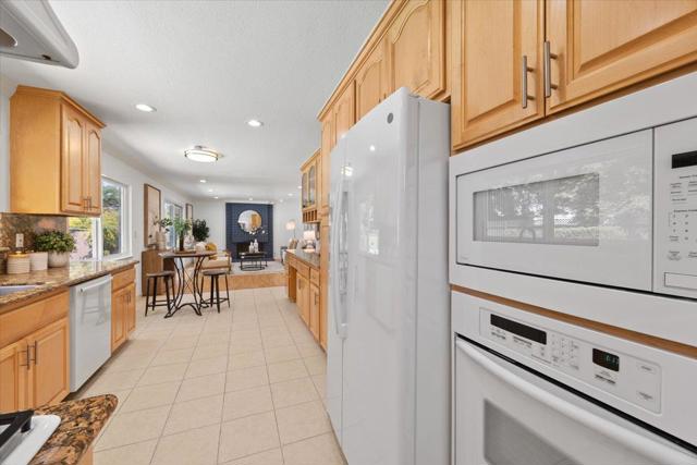 21547 Rosario Avenue, Cupertino CA: https://media.crmls.org/mediaz/585c80e5-39fe-44f1-8f39-dc0a12313dd2.jpg
