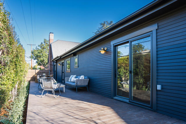 5163 Highland View Avenue, Los Angeles CA: https://media.crmls.org/mediaz/585c9478-b38b-4e1f-9bc6-e1e52ec7e26c.jpg