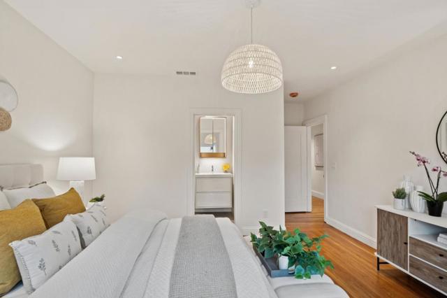 929 Darien Way, San Francisco CA: https://media.crmls.org/mediaz/585cfcb0-9f1a-49b4-ab04-9c1f39a22bc4.jpg