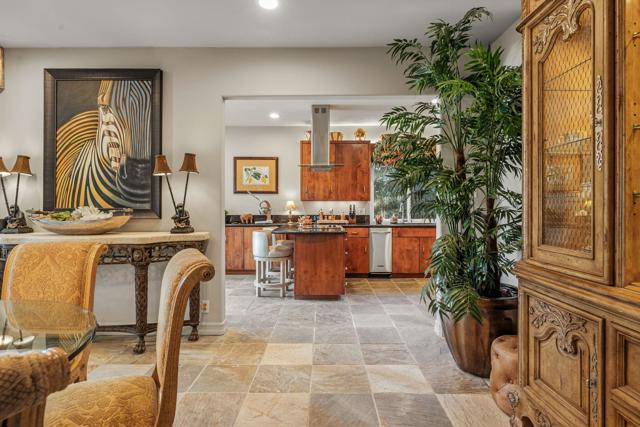 210 Desert Lakes Drive, Rancho Mirage CA: https://media.crmls.org/mediaz/585d1e37-12fd-4d04-b06f-2cd0d87fa6a6.jpg