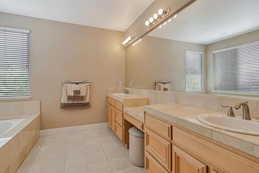 2557 Bentley Ridge Drive, San Jose CA: https://media.crmls.org/mediaz/585d2c44-574e-4684-8328-13f46cfed89a.jpg