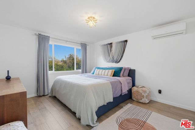 21936 Canon Drive, Topanga CA: https://media.crmls.org/mediaz/585d4f2e-1cf8-4c29-b866-3e208b3cb7be.jpg