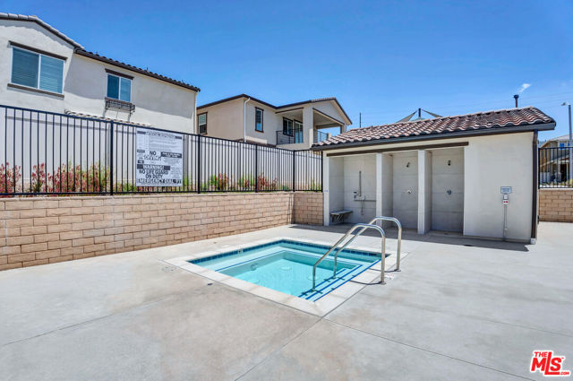 23755 Orange Blossom Drive, Newhall CA: https://media.crmls.org/mediaz/585e69f6-ee77-4369-ac0f-4674c8c44b62.jpg