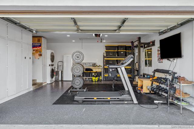 360 Alpine Ave, Chula Vista CA: https://media.crmls.org/mediaz/585e9343-44ed-4404-aac8-9c85b98e4bc2.jpg