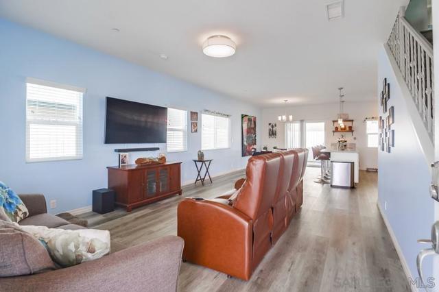 1249 12Th, Imperial Beach CA: https://media.crmls.org/mediaz/585f4473-3156-4a26-9dc0-9372ae0b893a.jpg