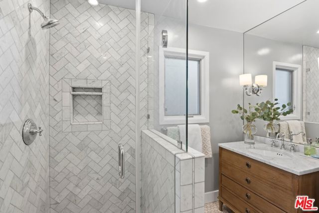 15601 Woodfield Place, Sherman Oaks CA: https://media.crmls.org/mediaz/585fb8a4-4e5e-4f48-8081-eaaf30084113.jpg