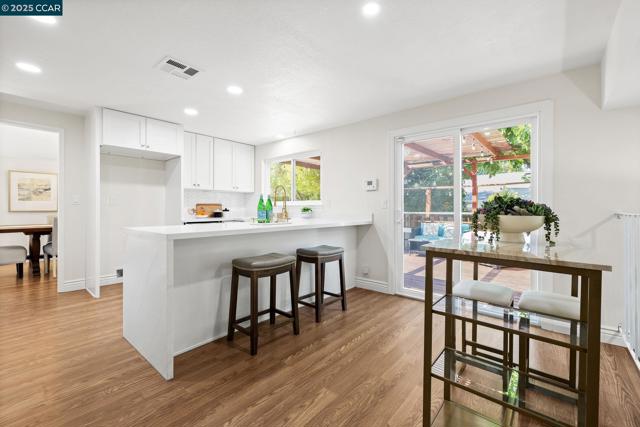 4516 Spring Valley Way, Concord CA: https://media.crmls.org/mediaz/585fbe49-8ef0-4528-930b-3458535eeb18.jpg