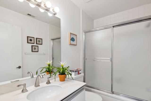 1254 Tiffany N Circle, Palm Springs CA: https://media.crmls.org/mediaz/586000fb-abc8-4169-857b-5ac7f9bc4277.jpg