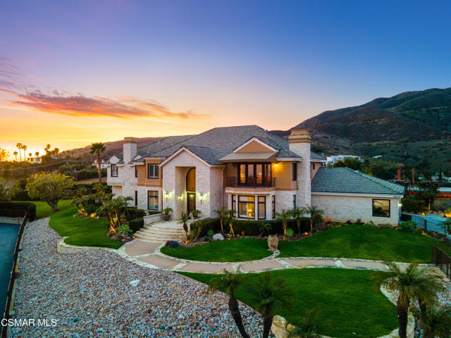 5810 Zumirez Drive, Malibu CA: https://media.crmls.org/mediaz/5860baf2-6e1d-4ffc-8b1a-9dd55300bbd1.jpg