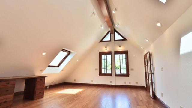 200 Iris Way, Palo Alto CA: https://media.crmls.org/mediaz/5860cb19-6676-4fea-b8ae-22b0ad57316a.jpg