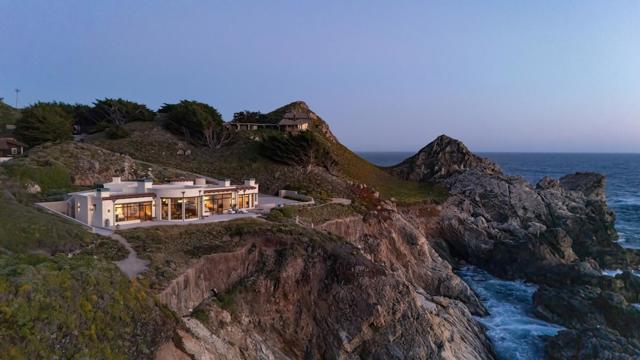 36654 Highway 1, Carmel CA: https://media.crmls.org/mediaz/586121d3-e173-476c-8398-fe25b1b523de.jpg