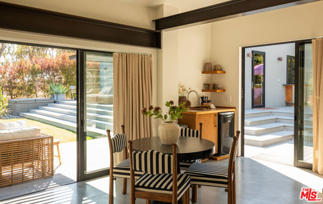 28036 Sea Lane Drive, Malibu CA: https://media.crmls.org/mediaz/5861b17c-7f45-48bd-8595-ef834a3616c1.jpg