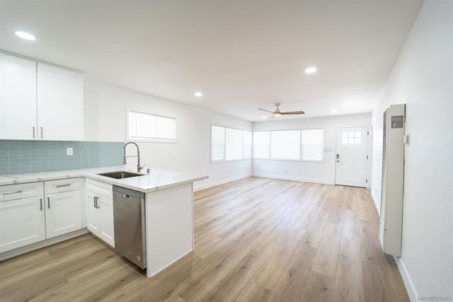 2073 79 Reed Ave, San Diego CA: https://media.crmls.org/mediaz/5861ca56-6645-4910-9f68-6fc7df07f2be.jpg