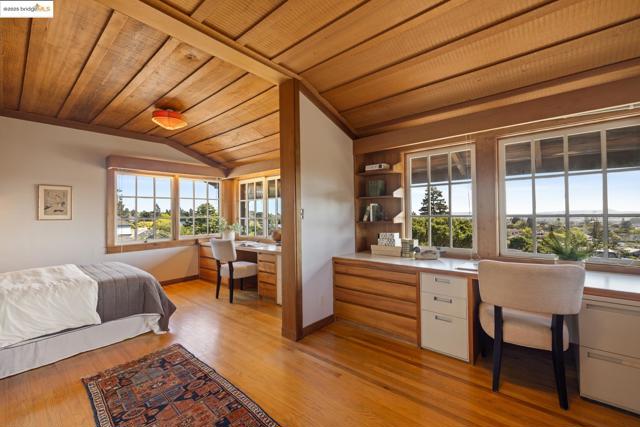 636 Vincente Ave, Berkeley CA: https://media.crmls.org/mediaz/58624d92-f135-493a-95a9-b522446adb44.jpg