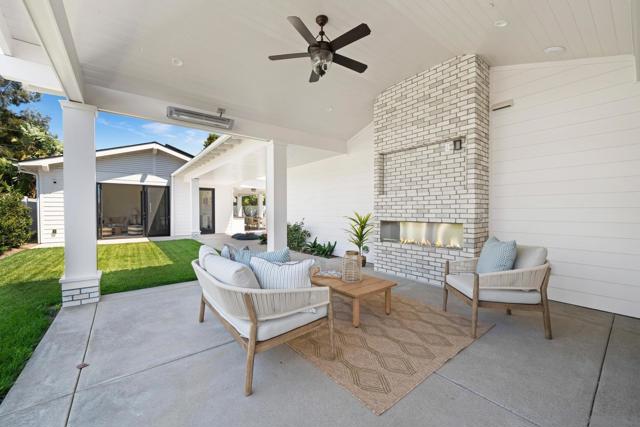 461 Country Club Ln, Coronado CA: https://media.crmls.org/mediaz/586275f2-398c-45b8-b217-a56c9efcd0d2.jpg
