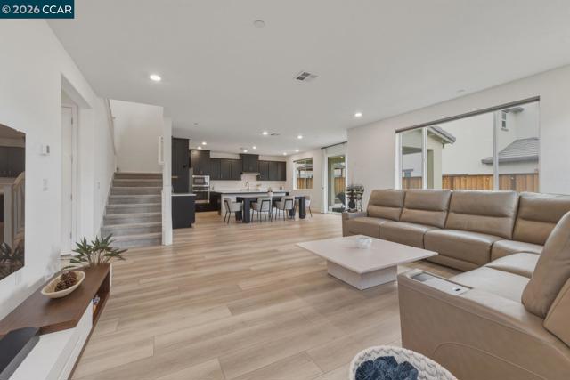 Image 5 of 55 For 5409 Spring Mountain Ln