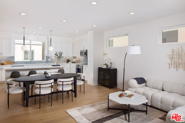 1666 Coral Sea Lane, Los Angeles CA: https://media.crmls.org/mediaz/58631348-5bd2-4296-b88c-b85d56a836e7.jpg