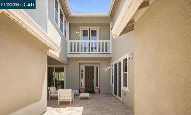 130 Arundel Dr, Hayward CA: https://media.crmls.org/mediaz/5863155e-92ef-4f84-9250-72015e5f9dc5.jpg