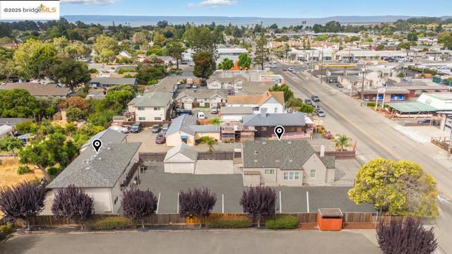 2090 Marina Blvd, San Leandro CA: https://media.crmls.org/mediaz/58636e92-f3dc-4d88-b385-f29ecffb58b7.jpg