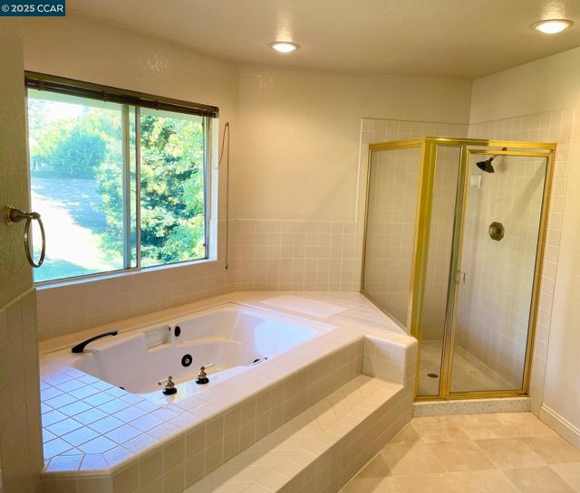 1020 Canyon Hills Road, San Ramon CA: https://media.crmls.org/mediaz/58638d2c-5db7-4526-a7ff-78b91683101a.jpg