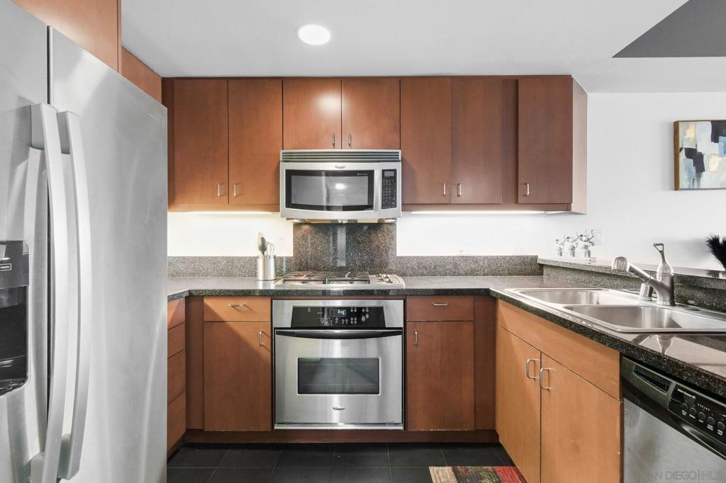 875 G St - photo 6