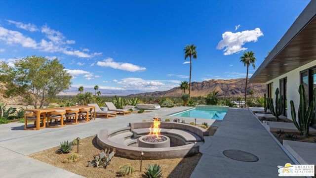 2481 Cahuilla Hills Drive, Palm Springs, CA 92264