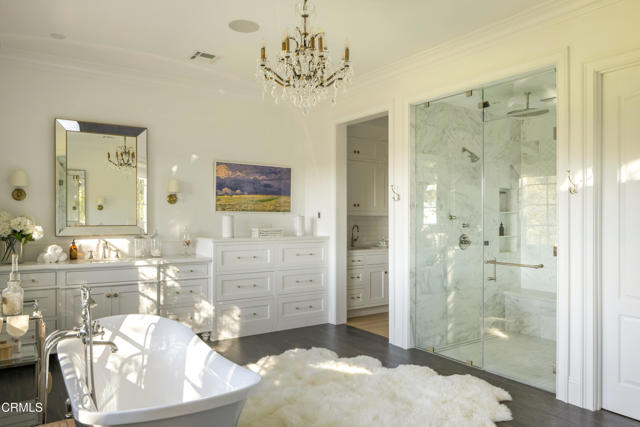 2060 Windover Road, Pasadena CA: https://media.crmls.org/mediaz/58654308-6815-4384-8d2d-a39c40542904.jpg