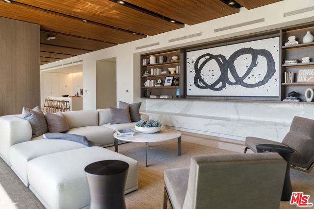 11750 Wilshire Boulevard, Los Angeles CA: https://media.crmls.org/mediaz/586644e6-2265-4763-af6c-dab9f6bf4c27.jpg