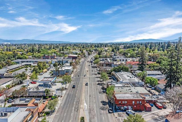 3876 3876 El Camino Real, Palo Alto CA: https://media.crmls.org/mediaz/586664ca-78a8-4542-9852-c6c34180c154.jpg