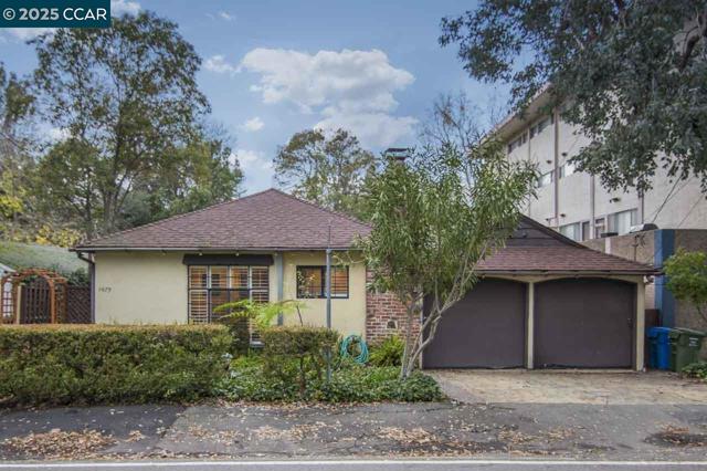 1679 Carmel Dr, Walnut Creek CA: https://media.crmls.org/mediaz/58666ed0-905c-4eaa-a051-93272a0e7083.jpg