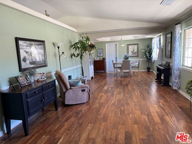 8125 Centola Road, Phelan CA: https://media.crmls.org/mediaz/58667ce8-29e6-4b9f-870d-0d44958b4a11.jpg