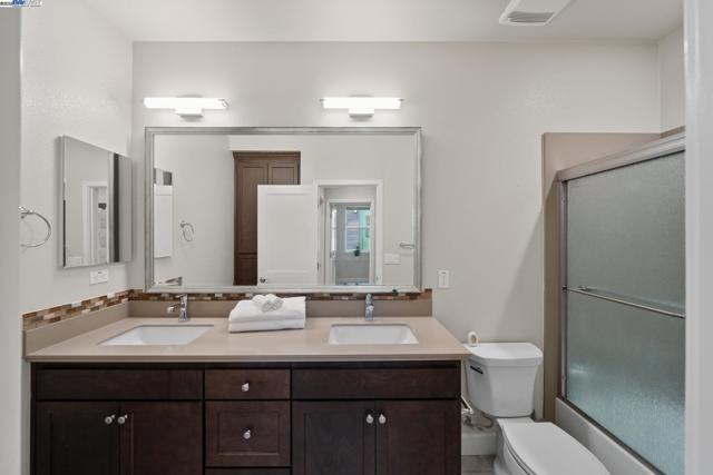 454 Persimmon Common, Livermore CA: https://media.crmls.org/mediaz/5866cf6b-da4d-4204-b48d-b769459eb551.jpg