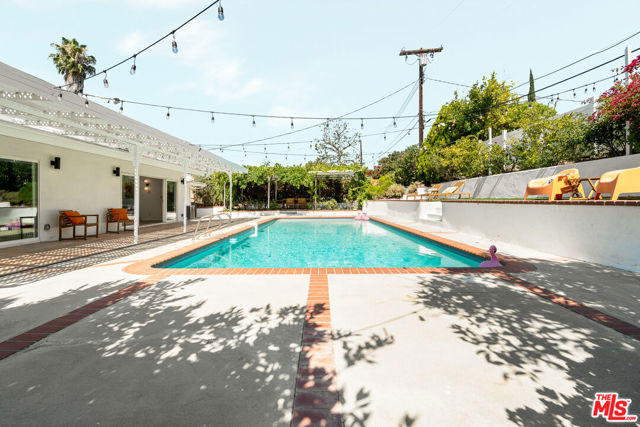 23020 Lita Place, Woodland Hills CA: https://media.crmls.org/mediaz/5866d4b6-bb4c-4a69-8bc4-1dac28d161ff.jpg