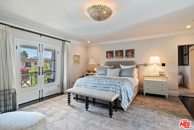 10428 Wyton Drive, Los Angeles CA: https://media.crmls.org/mediaz/58674706-153b-40d0-b538-bd5fc56cf4d7.jpg