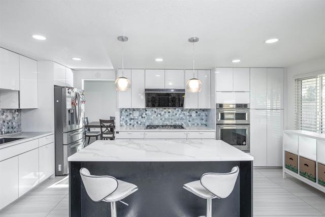 Detail Gallery Image 8 of 41 For 1751 Coltridge Ln, Bonita,  CA 91902 - 5 Beds | 2/1 Baths