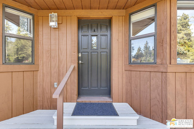 25181 Gail Drive, Idyllwild CA: https://media.crmls.org/mediaz/5868336e-3312-46db-8ddf-cf54a87ea5d7.jpg