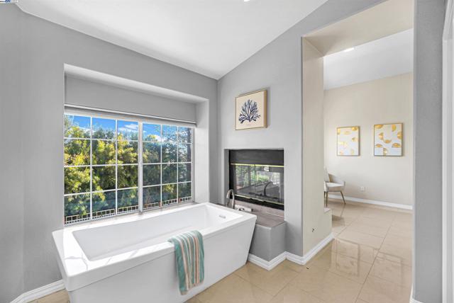 3473 Edinburgh Dr, Livermore CA: https://media.crmls.org/mediaz/586875d7-7463-476c-9cbf-d9bb382c1b7a.jpg