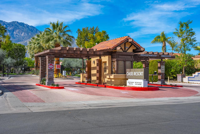 2345 S Cherokee Way, Palm Springs CA: https://media.crmls.org/mediaz/5868996a-69a1-4431-9ec7-79204ffda391.jpg