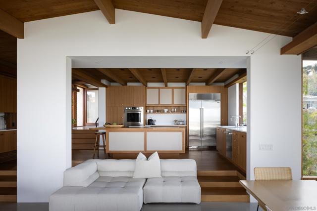 3016 Rogers Street, San Diego CA: https://media.crmls.org/mediaz/58689cf3-ef94-422d-a4f3-573508991009.jpg