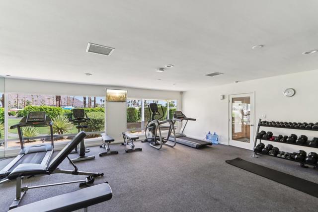252 Lei Drive, Palm Springs CA: https://media.crmls.org/mediaz/5868ae64-5df8-4c90-a789-ba174b055bcc.jpg