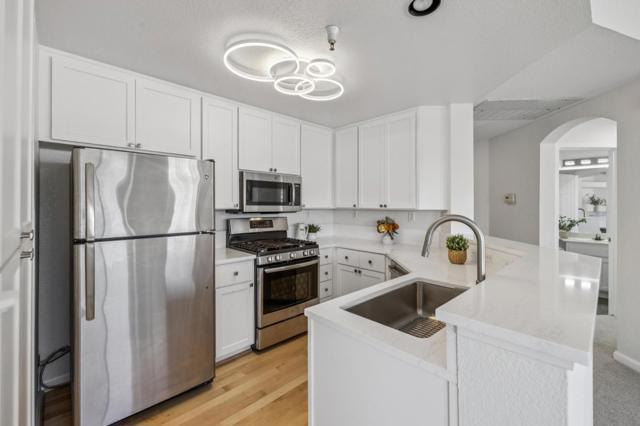 200 Baltic Circle, Redwood City CA: https://media.crmls.org/mediaz/586905fb-37b1-48cd-9714-c4cce78bbada.jpg