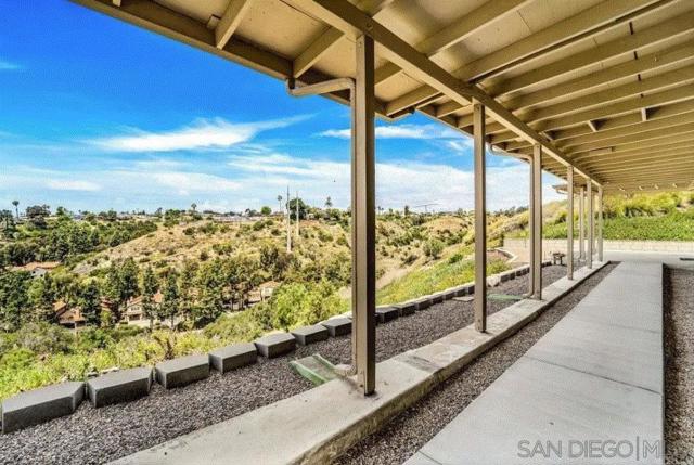 8232 Polizzi Pl, San Diego CA: https://media.crmls.org/mediaz/586929ff-9041-4cac-b587-96c74095d9f1.jpg