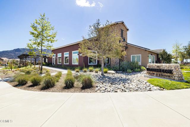 342 Fuerte Drive, Santa Paula CA: https://media.crmls.org/mediaz/5869991b-519b-4d7d-ae81-38733e55de6d.jpg