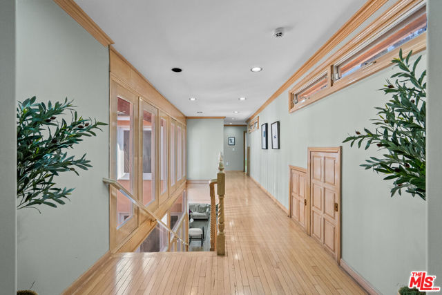 2103 N Hobart Boulevard, Los Angeles CA: https://media.crmls.org/mediaz/586a67fb-c2eb-4438-990f-eee8196d2b75.jpg