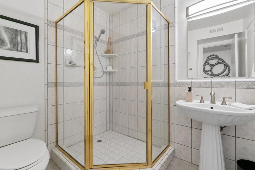 https://media.crmls.org/mediaz/586a779a-da9c-4780-a23e-bafa35af6c26.jpg?preset=X-Large
