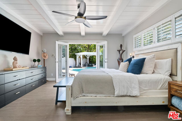 4909 Encino Terrace, Encino CA: https://media.crmls.org/mediaz/586ab38e-a340-47d2-bb8f-652c60210290.jpg