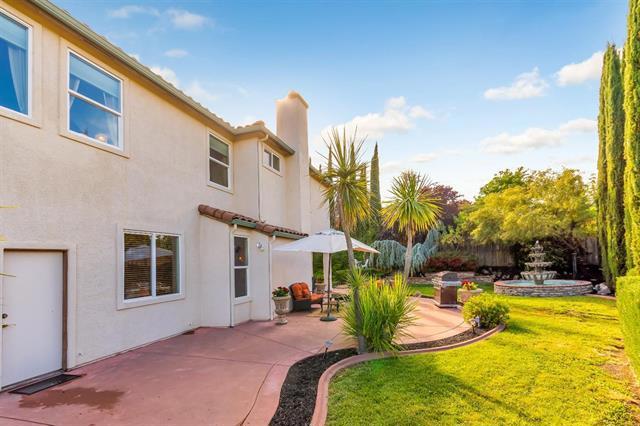 5063 Winterfield Drive, El Dorado Hills CA: https://media.crmls.org/mediaz/586b133d-dd74-4662-a6af-d22e53e32b1f.jpg
