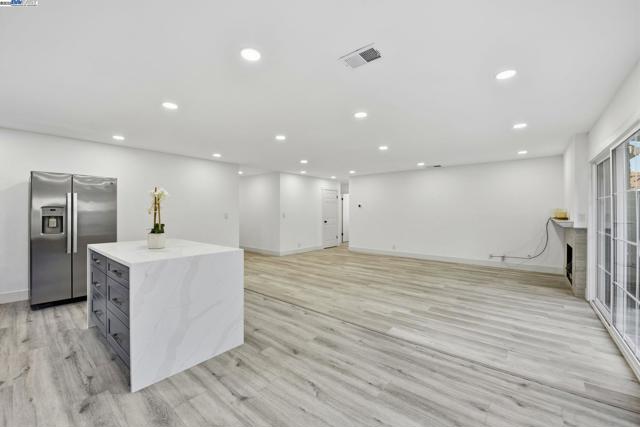 3312 San Marco Ct, Union City CA: https://media.crmls.org/mediaz/586bb800-ab39-44be-be7f-e7f1828b398c.jpg