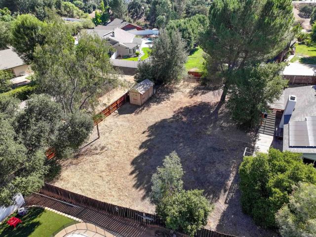 25119 Como Esta Court, Ramona CA: https://media.crmls.org/mediaz/586bdcc4-a0e6-48a4-b5b2-2f58b0ae0377.jpg