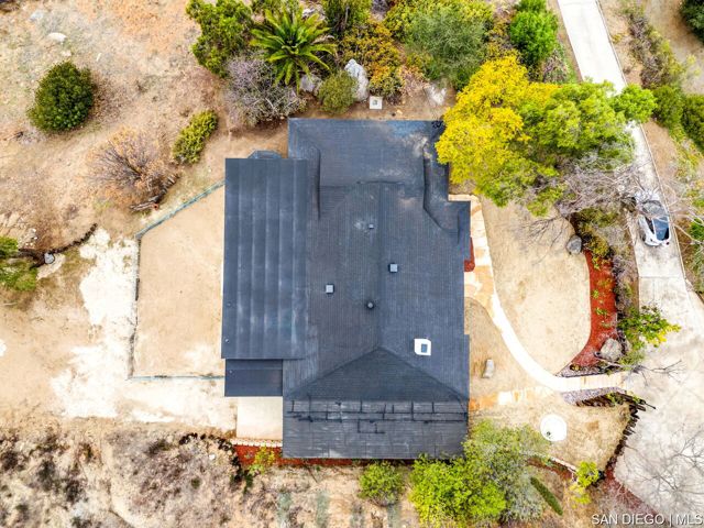 13764 Jamul DR, Jamul CA: https://media.crmls.org/mediaz/586c00fb-e812-4684-b6bb-263cf545fb30.jpg
